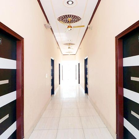Hotel O Pushp Vatika ビワーニー エクステリア 写真