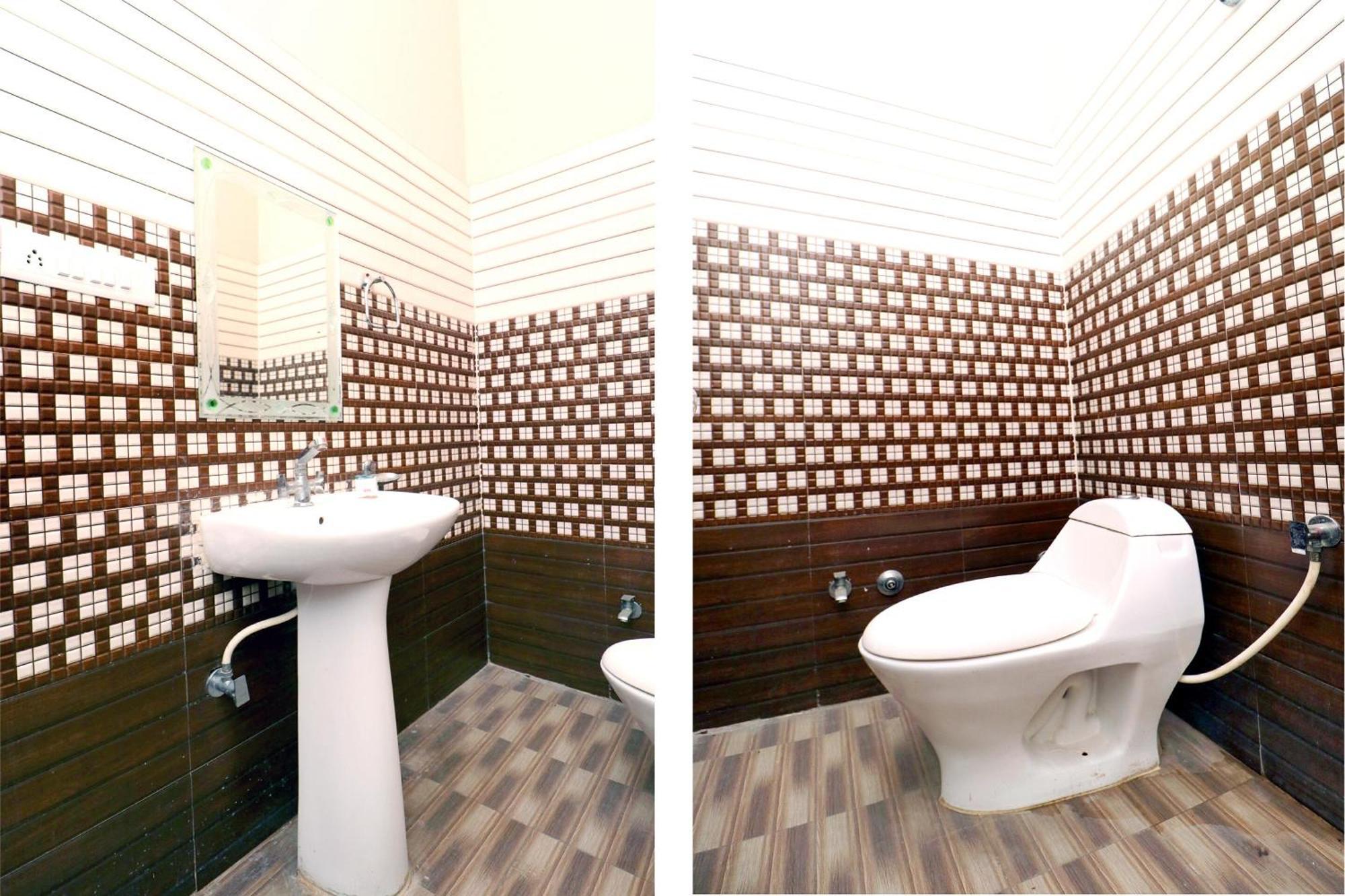 Hotel O Pushp Vatika ビワーニー エクステリア 写真